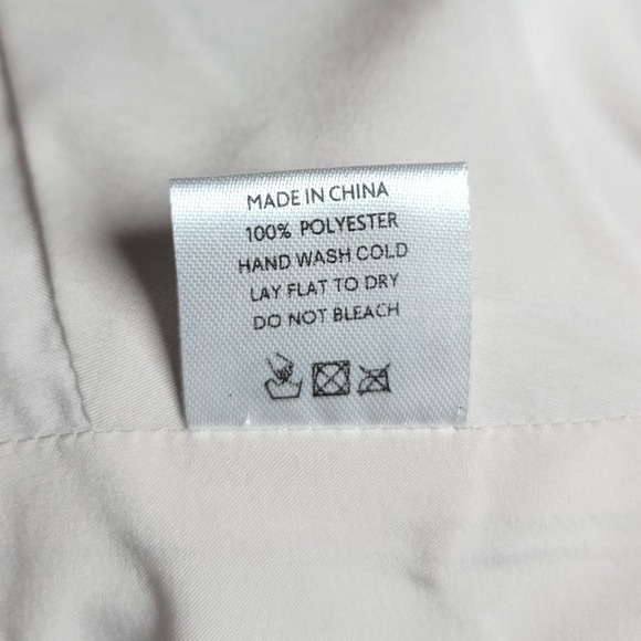 SLA The Label Shimmer Crop Top Silver Metallic Cowl Neck Size XL NWT - Picture 7 of 7